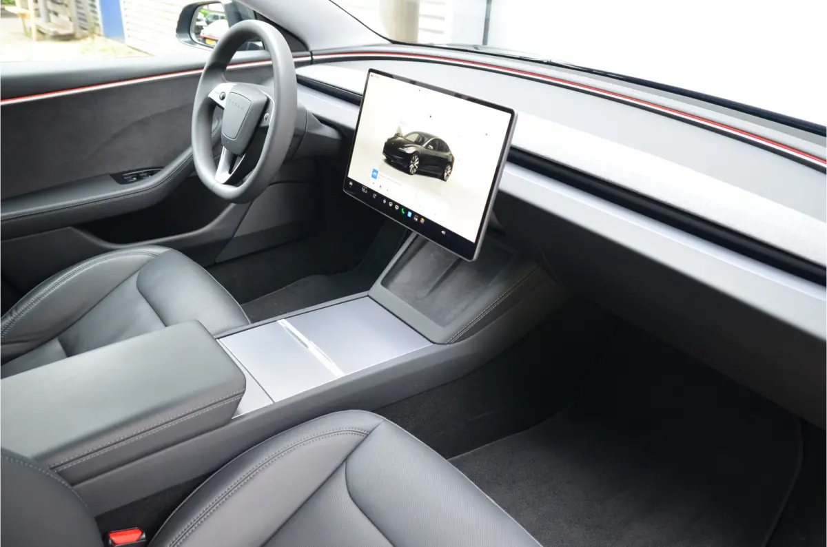 Premium Long Range AWD 78 kWh Highland, AutoPilot4.0 (FSD 99,- p/mnd) 19" Alu