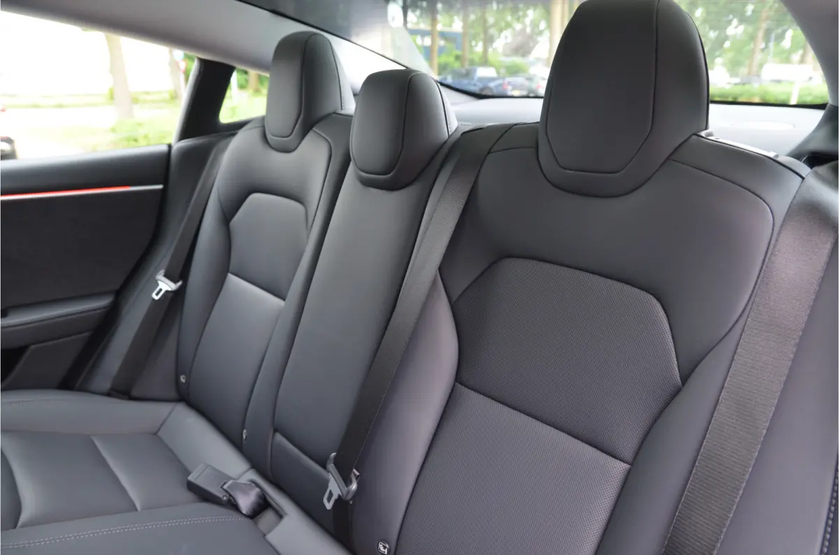 Premium Long Range AWD 78 kWh Highland, AutoPilot4.0 (FSD 99,- p/mnd) 19" Alu
