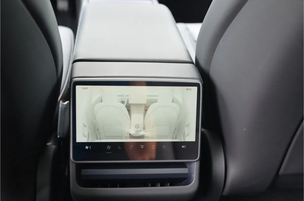 Premium Long Range AWD 78 kWh Highland, AutoPilot4.0 (FSD 99,- p/mnd) 19" Alu