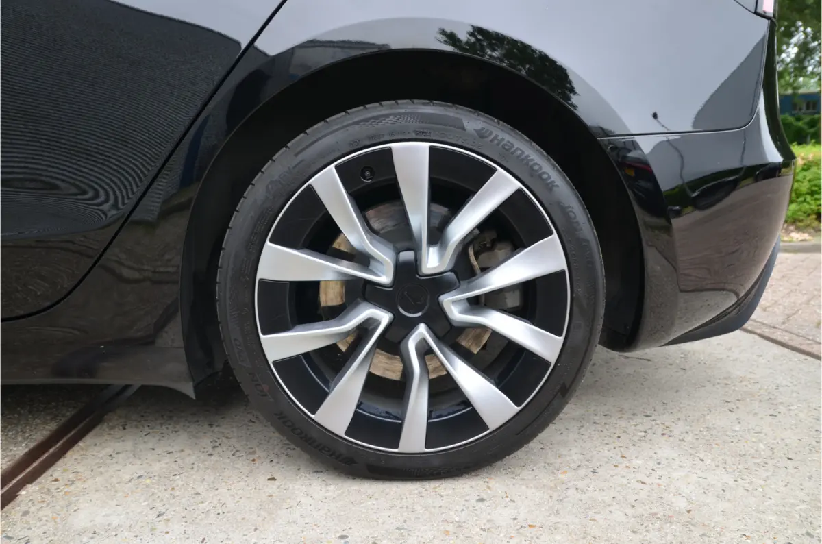 Premium Long Range AWD 78 kWh Highland, AutoPilot4.0 (FSD 99,- p/mnd) 19" Alu