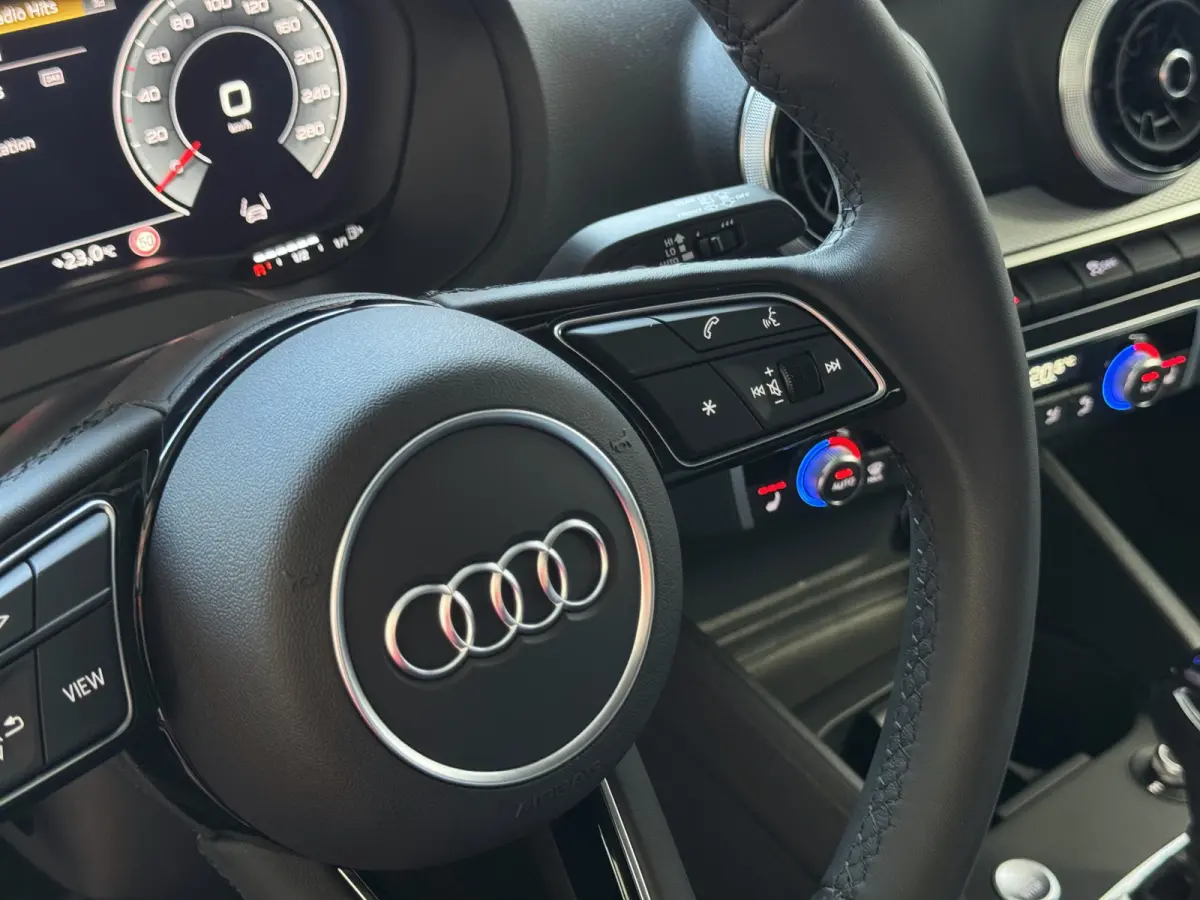 35 TFSI 1.5 S-LINE 150PK PANO SCHUIFDAK VIR.COCKPIT ELEK.KLEP TOUCHSCREEN CARPLAY NAVI CAMERA MATRIX LED STOELVERW. PDC KEYLESS 2026 S-EDITION