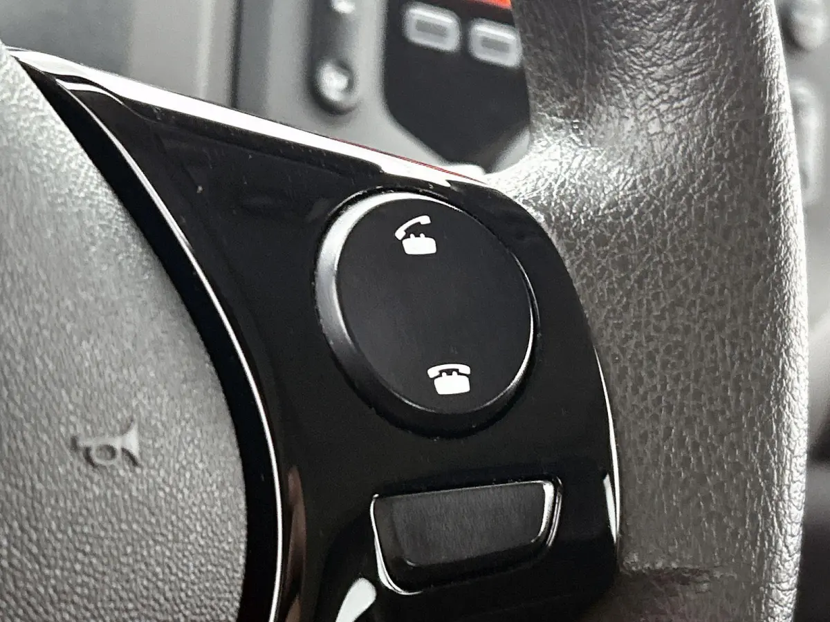 1.0 72pk Active | Airco | Bluetooth  | IsoFix |