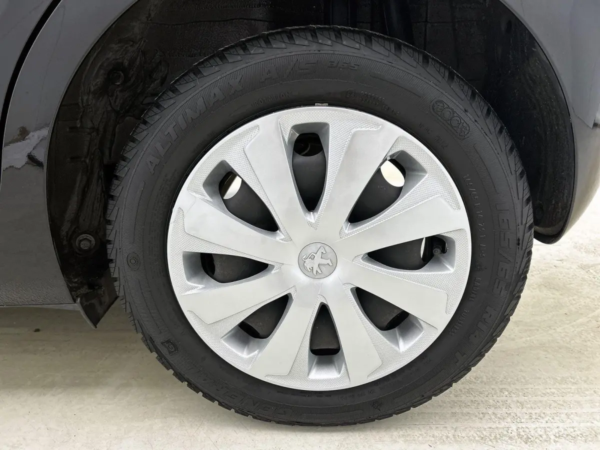 1.0 72pk Active | Airco | Bluetooth  | IsoFix |