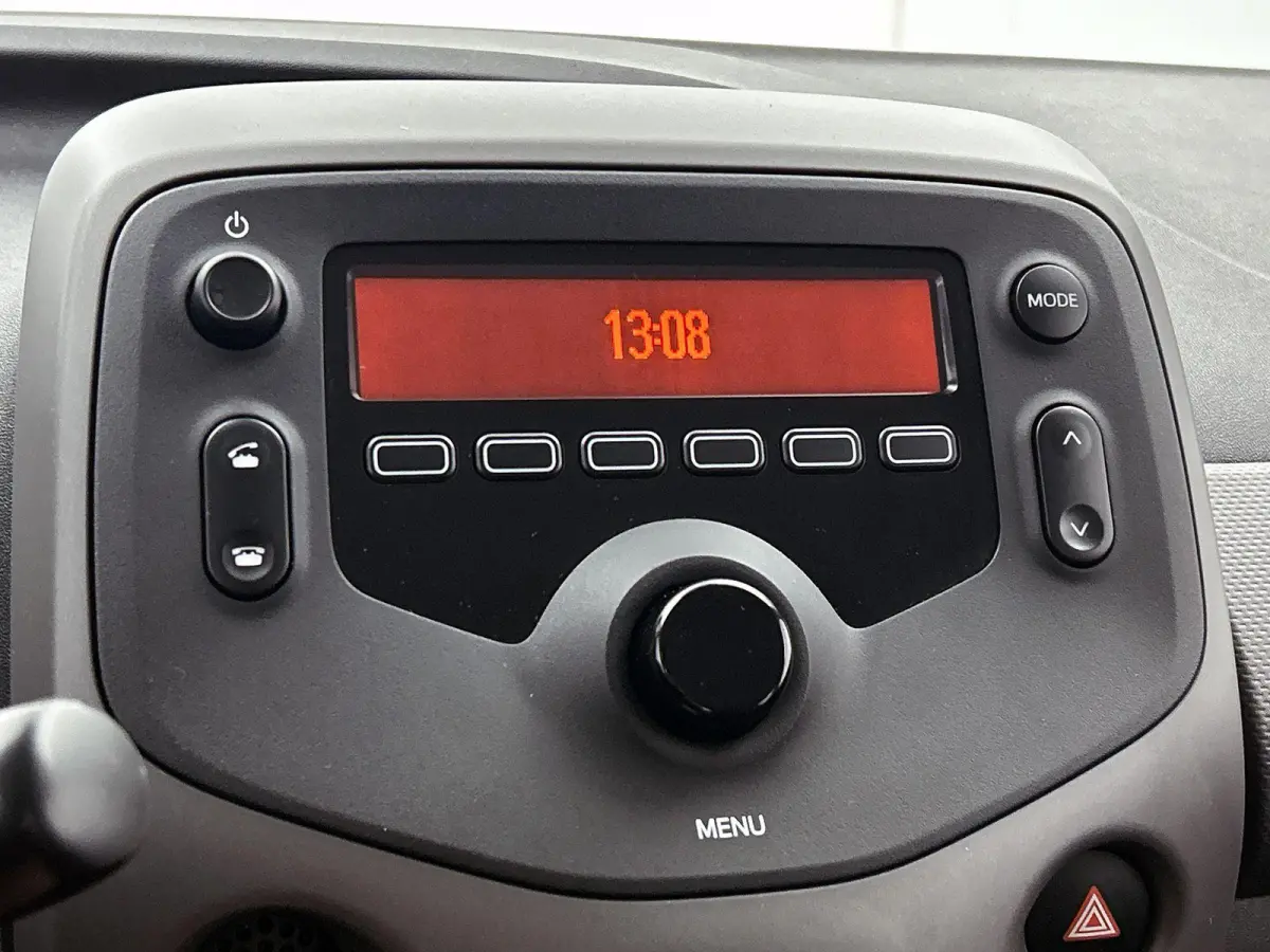 1.0 72pk Active | Airco | Bluetooth  | IsoFix |