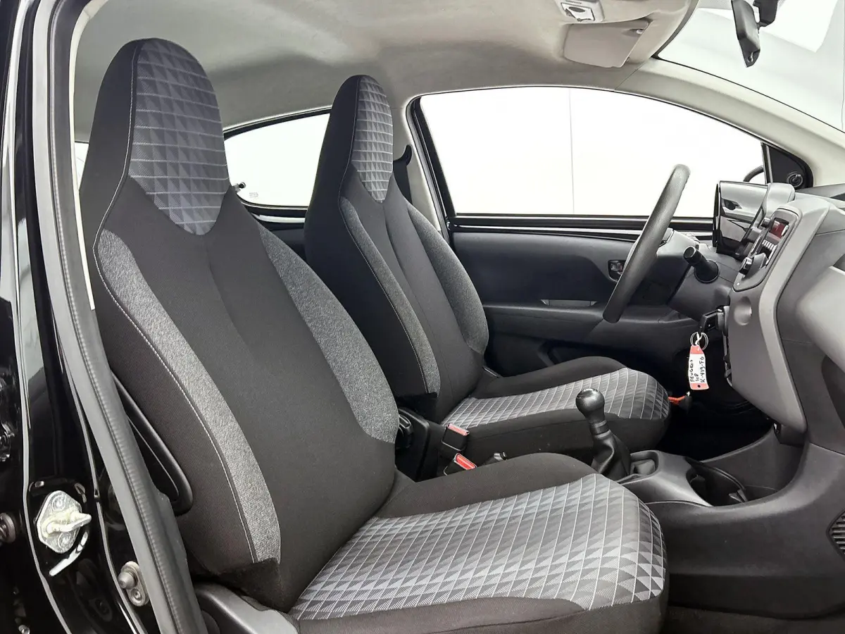 1.0 72pk Active | Airco | Bluetooth  | IsoFix |