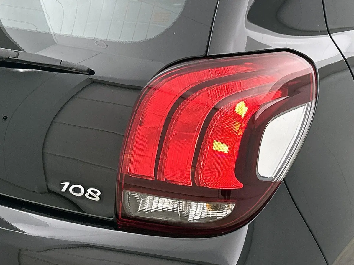 1.0 72pk Active | Airco | Bluetooth  | IsoFix |