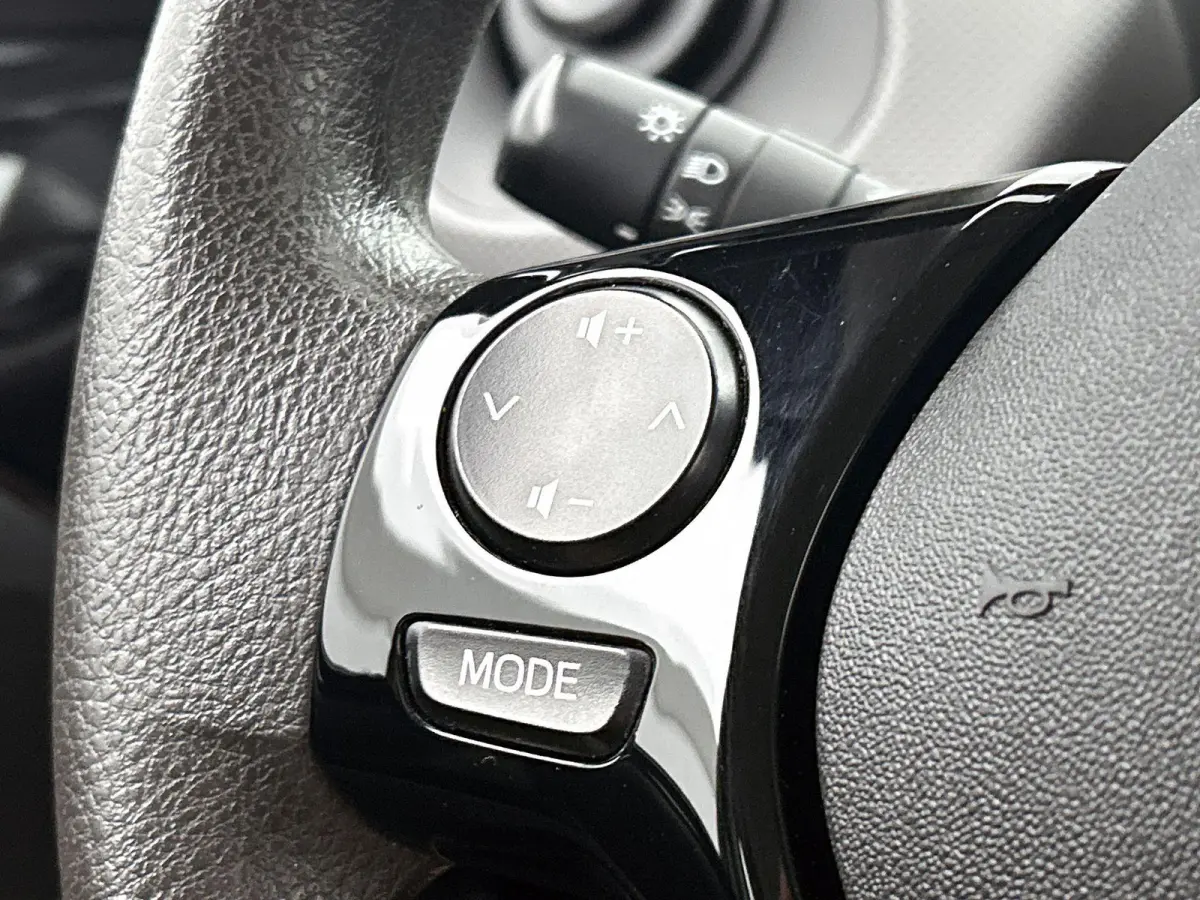 1.0 72pk Active | Airco | Bluetooth  | IsoFix |