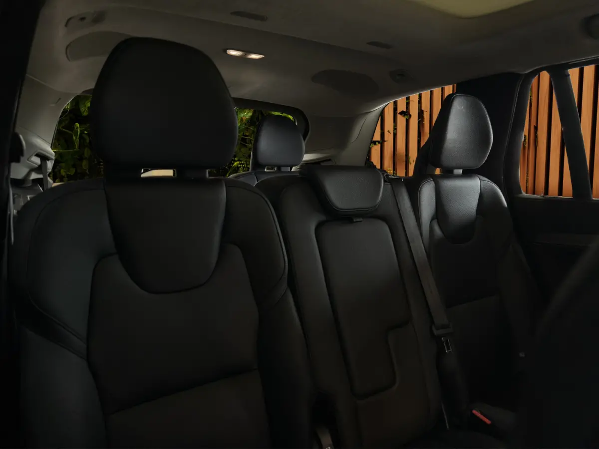 2.0 T8 Recharge AWD Ultimate Bright | Luchtvering | Leder | Stoel/Stuurverwarming | Harman&Kardon|