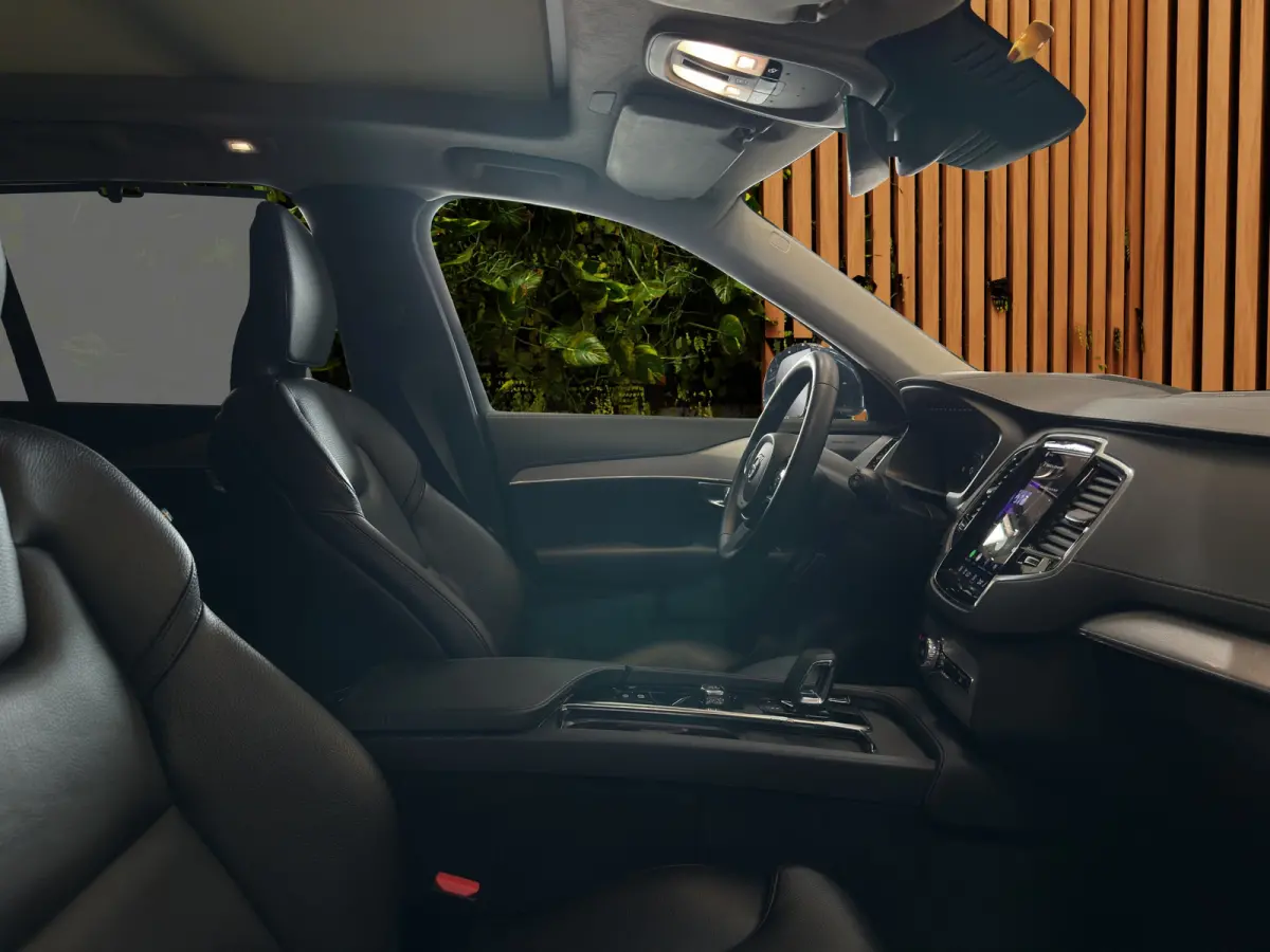 2.0 T8 Recharge AWD Ultimate Bright | Luchtvering | Leder | Stoel/Stuurverwarming | Harman&Kardon|