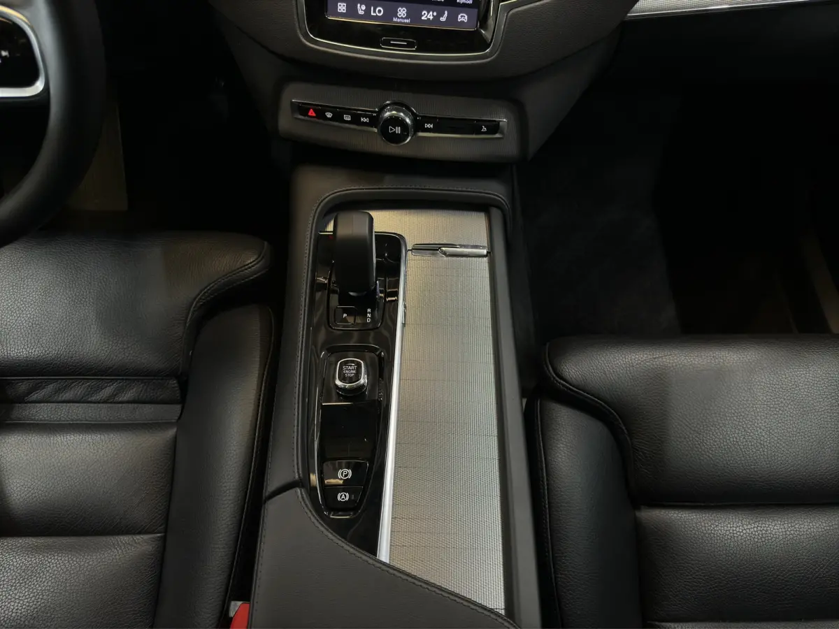 2.0 T8 Recharge AWD Ultimate Bright | Luchtvering | Leder | Stoel/Stuurverwarming | Harman&Kardon|