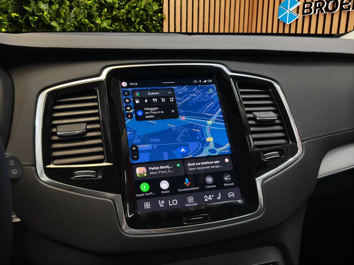 2.0 T8 Recharge AWD Ultimate Bright | Luchtvering | Leder | Stoel/Stuurverwarming | Harman&Kardon|