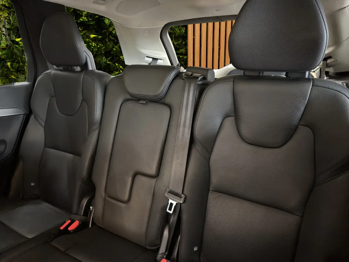 2.0 T8 Recharge AWD Ultimate Bright | Luchtvering | Leder | Stoel/Stuurverwarming | Harman&Kardon|
