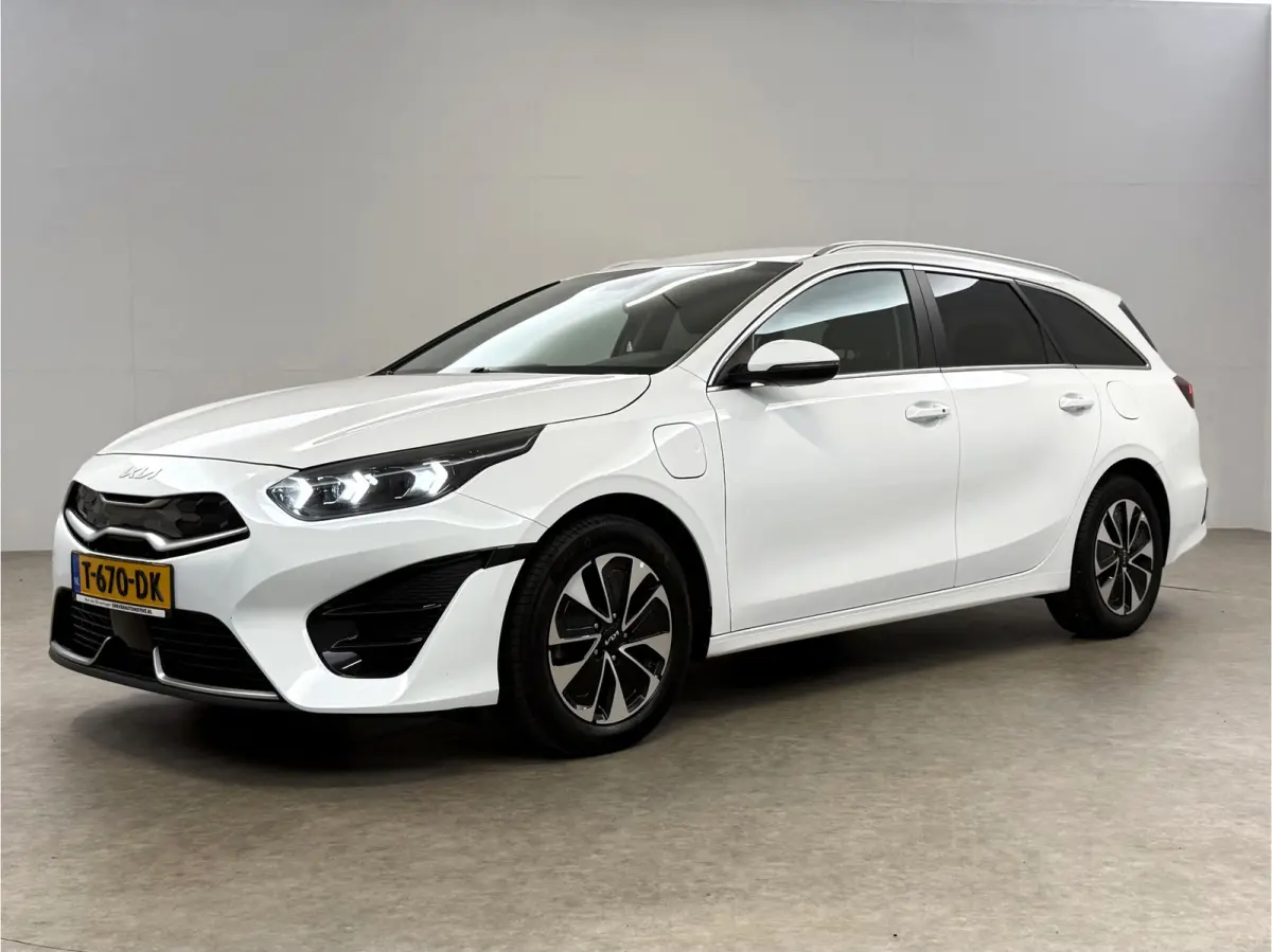 1.6 GDI PHEV DynamicLine | Camera | Cruise | Carplay | Keyless | Navi | LED | NAP