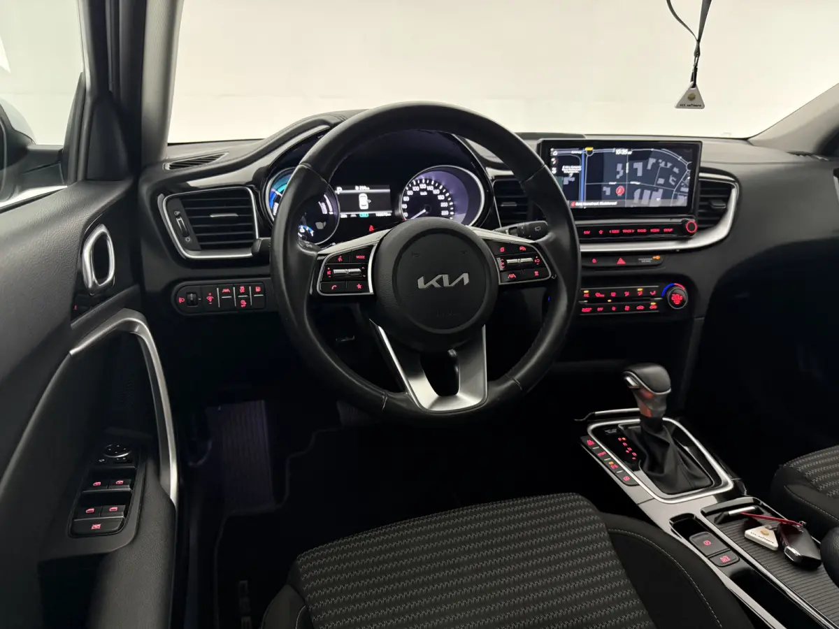 1.6 GDI PHEV DynamicLine | Camera | Cruise | Carplay | Keyless | Navi | LED | NAP