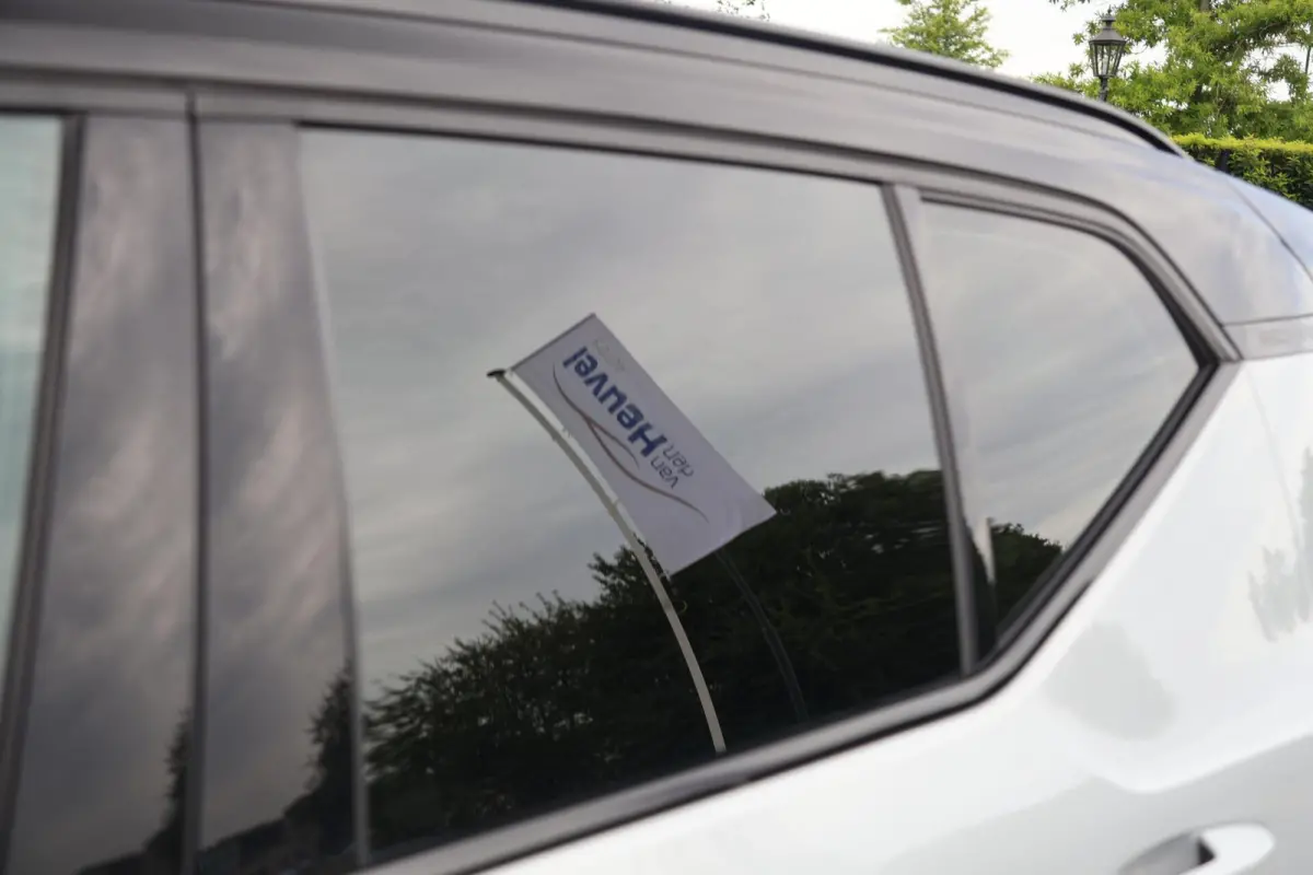T4 R-Design | Stoelverwarming | Trekhaak | Parkeercamera | BLIS | Leder | Keyless