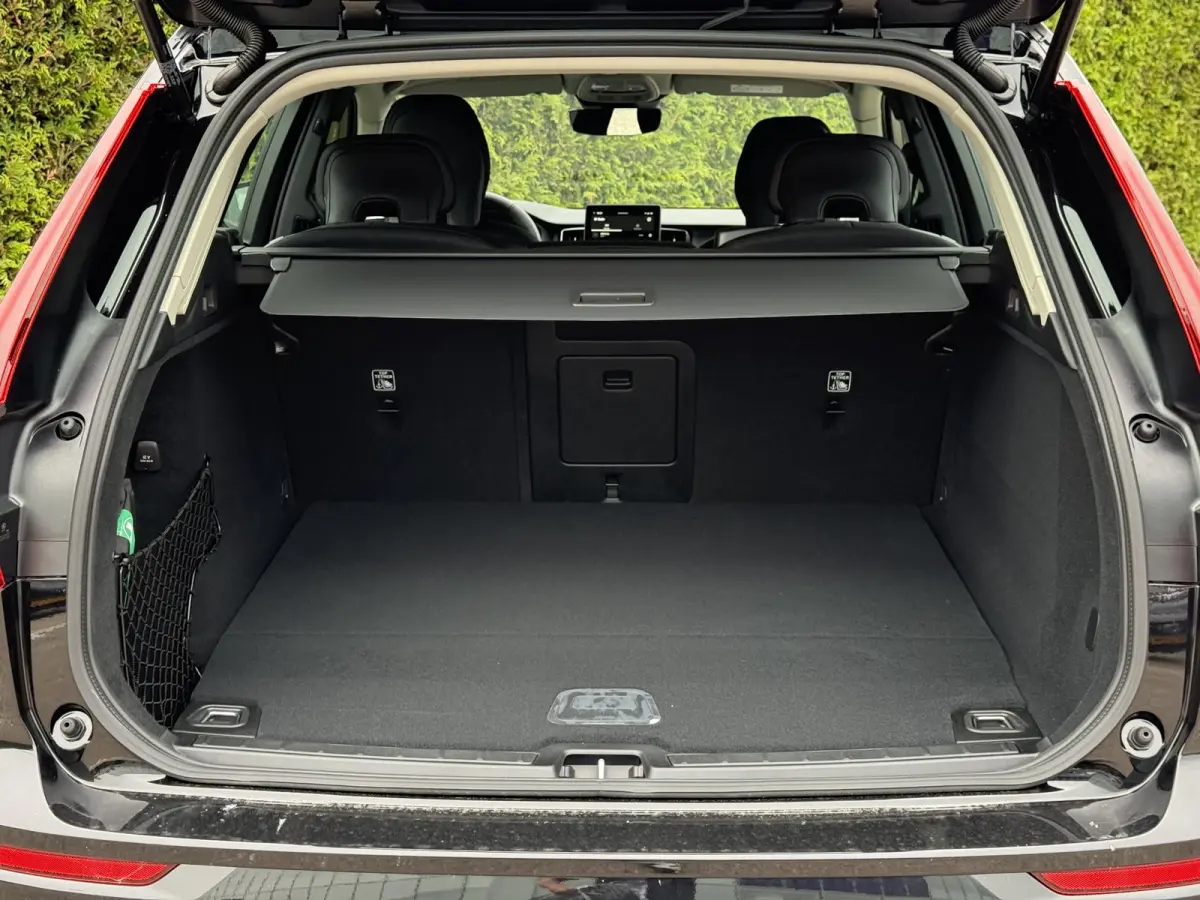 T6 Plug-in hybrid AWD Essential | Elektrische stoelen | Cruise control |
