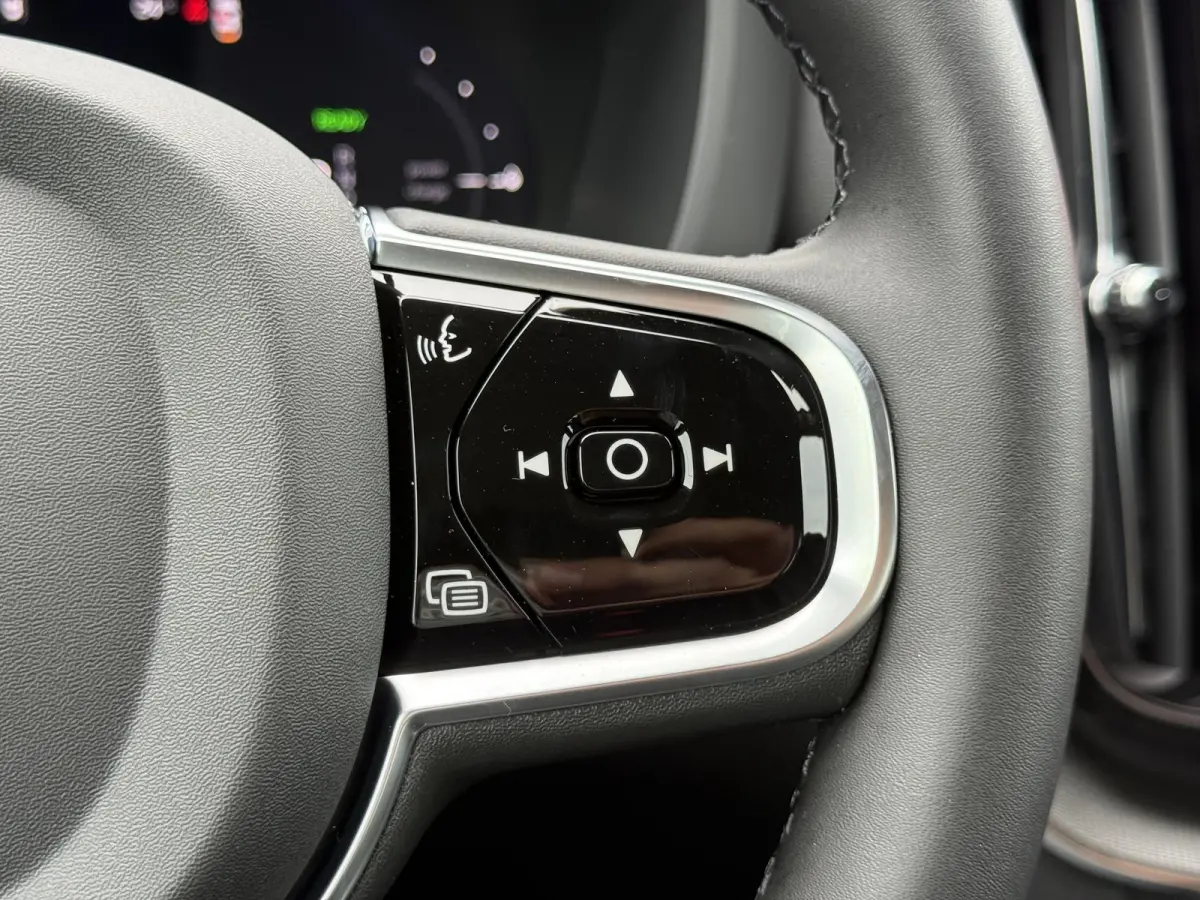 T6 Plug-in hybrid AWD Essential | Elektrische stoelen | Cruise control |