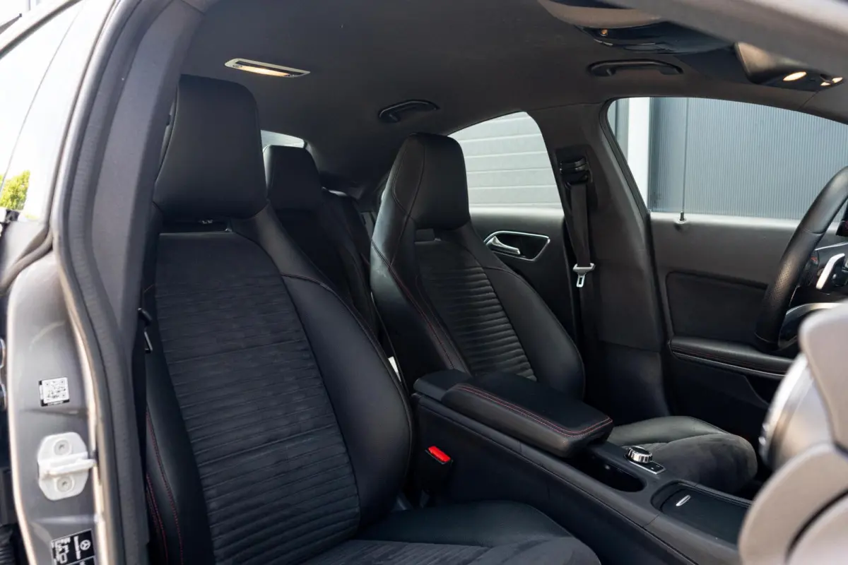 180 AMG *Leder* Automaat* Groot Navi*