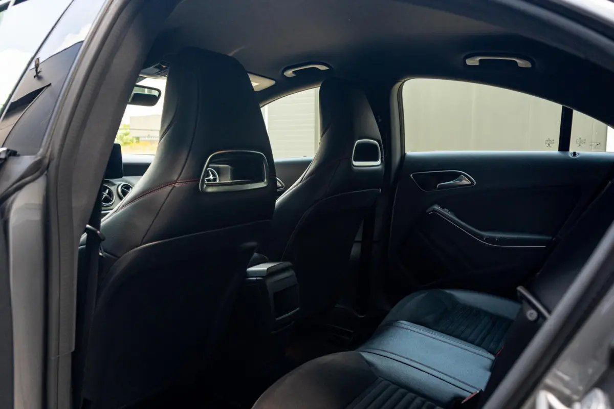 180 AMG *Leder* Automaat* Groot Navi*