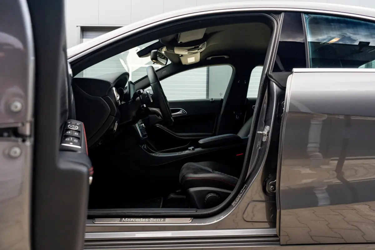 180 AMG *Leder* Automaat* Groot Navi*