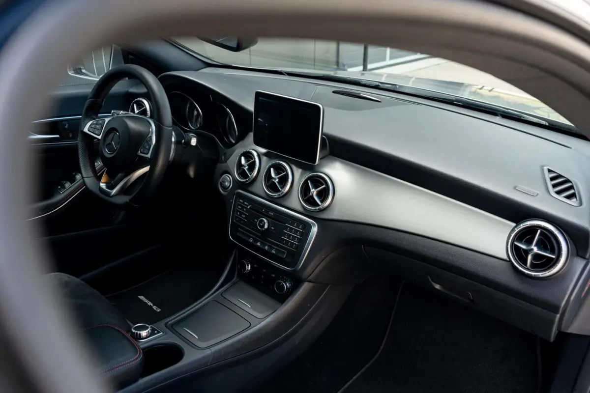 180 AMG *Leder* Automaat* Groot Navi*