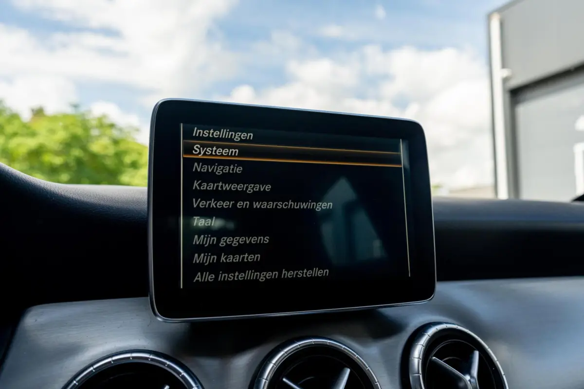 180 AMG *Leder* Automaat* Groot Navi*