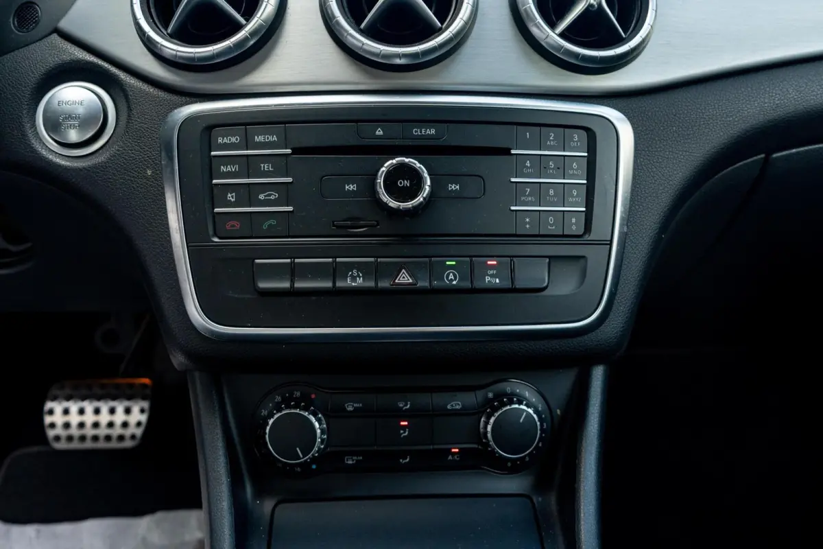 180 AMG *Leder* Automaat* Groot Navi*