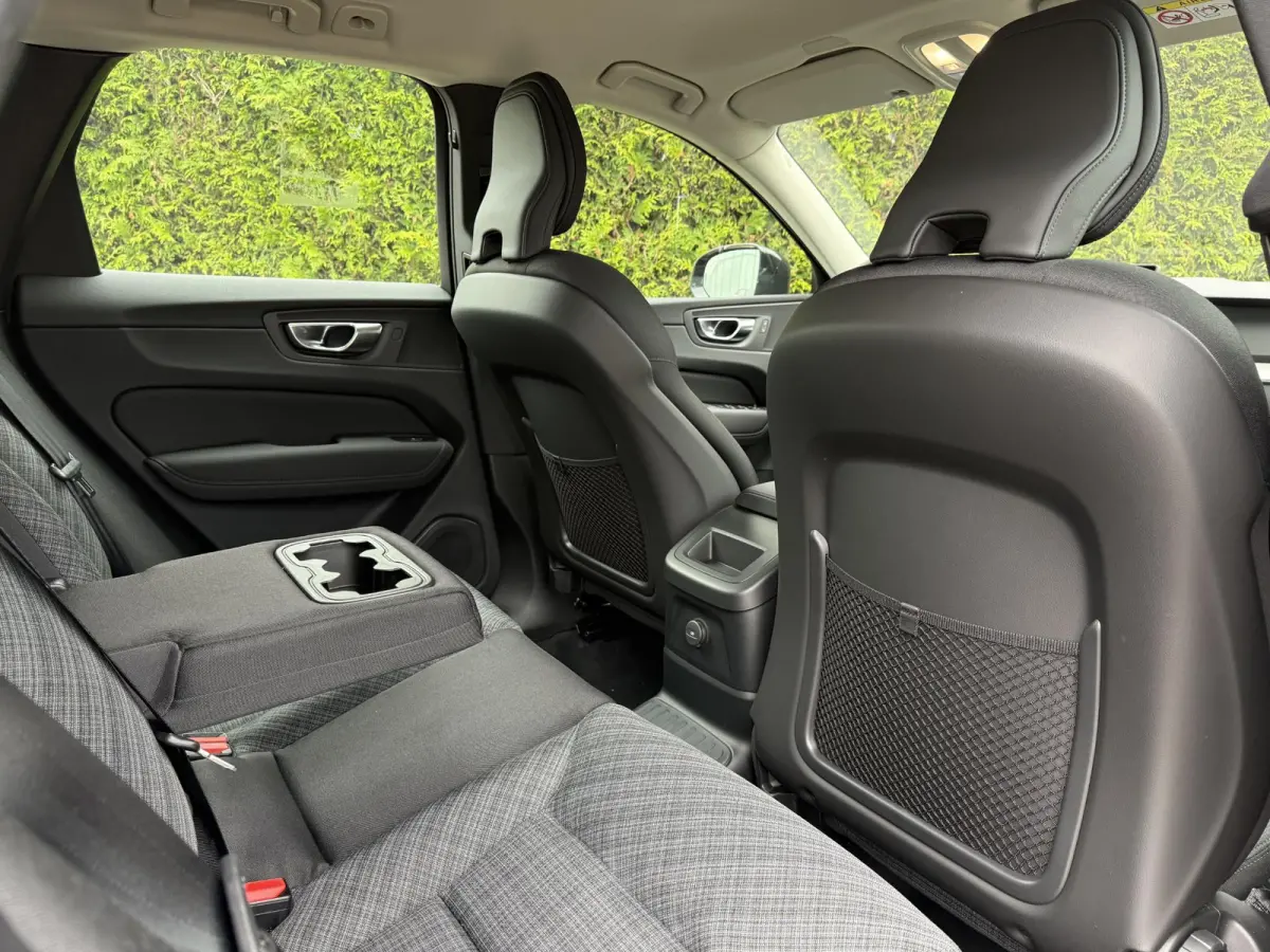 T6 Plug-in hybrid AWD Essential | Elektrische stoelen | Cruise control |