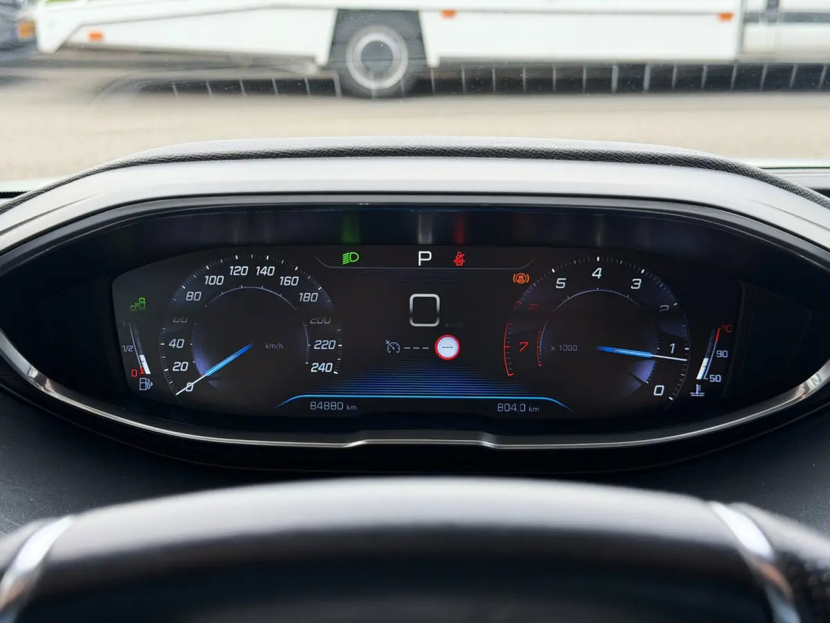 1.6 e-THP 165PK GT Line LED Pano Carplay Navi