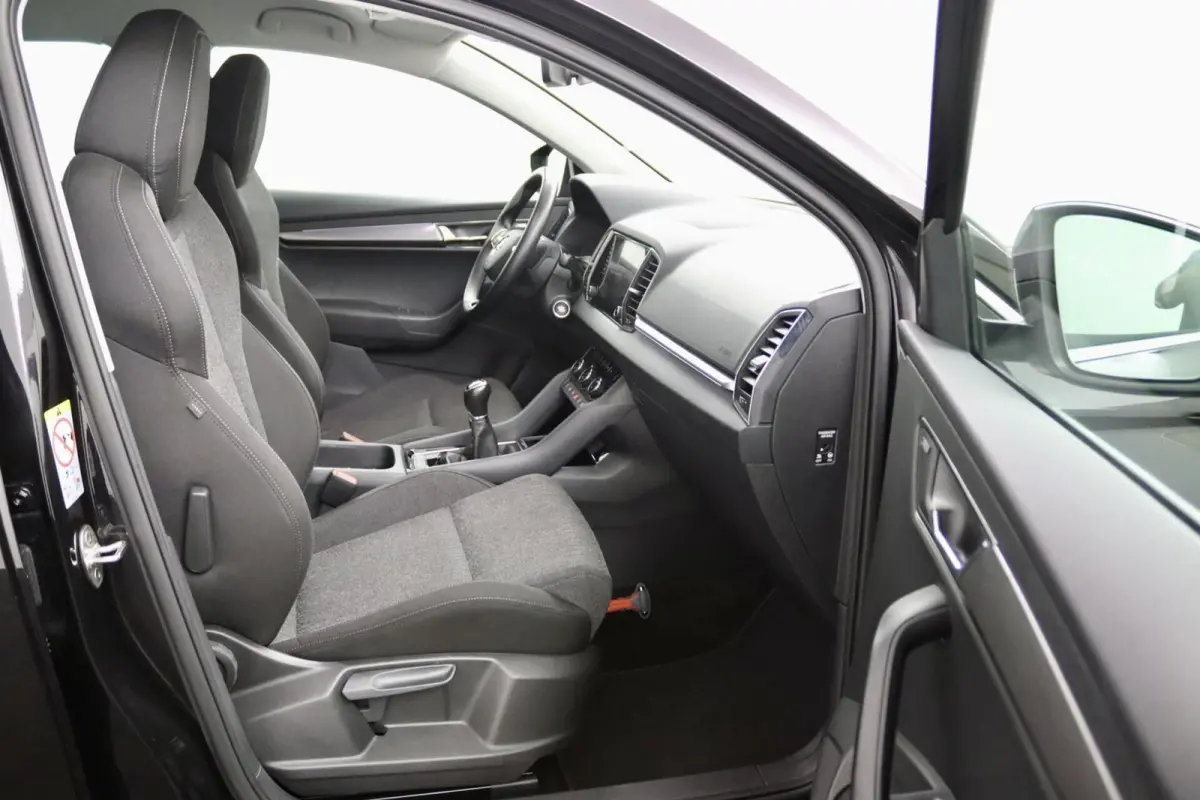 1.0 TSI Business Edition Plus zwart
