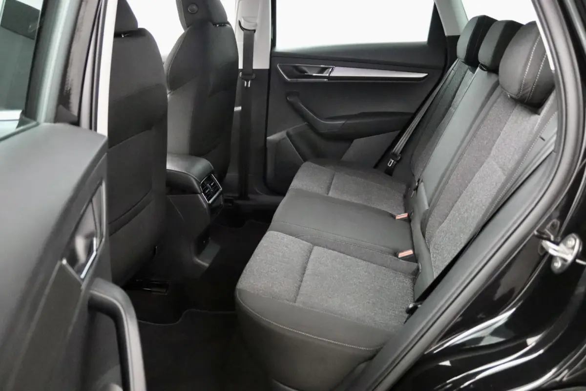 1.0 TSI Business Edition Plus zwart