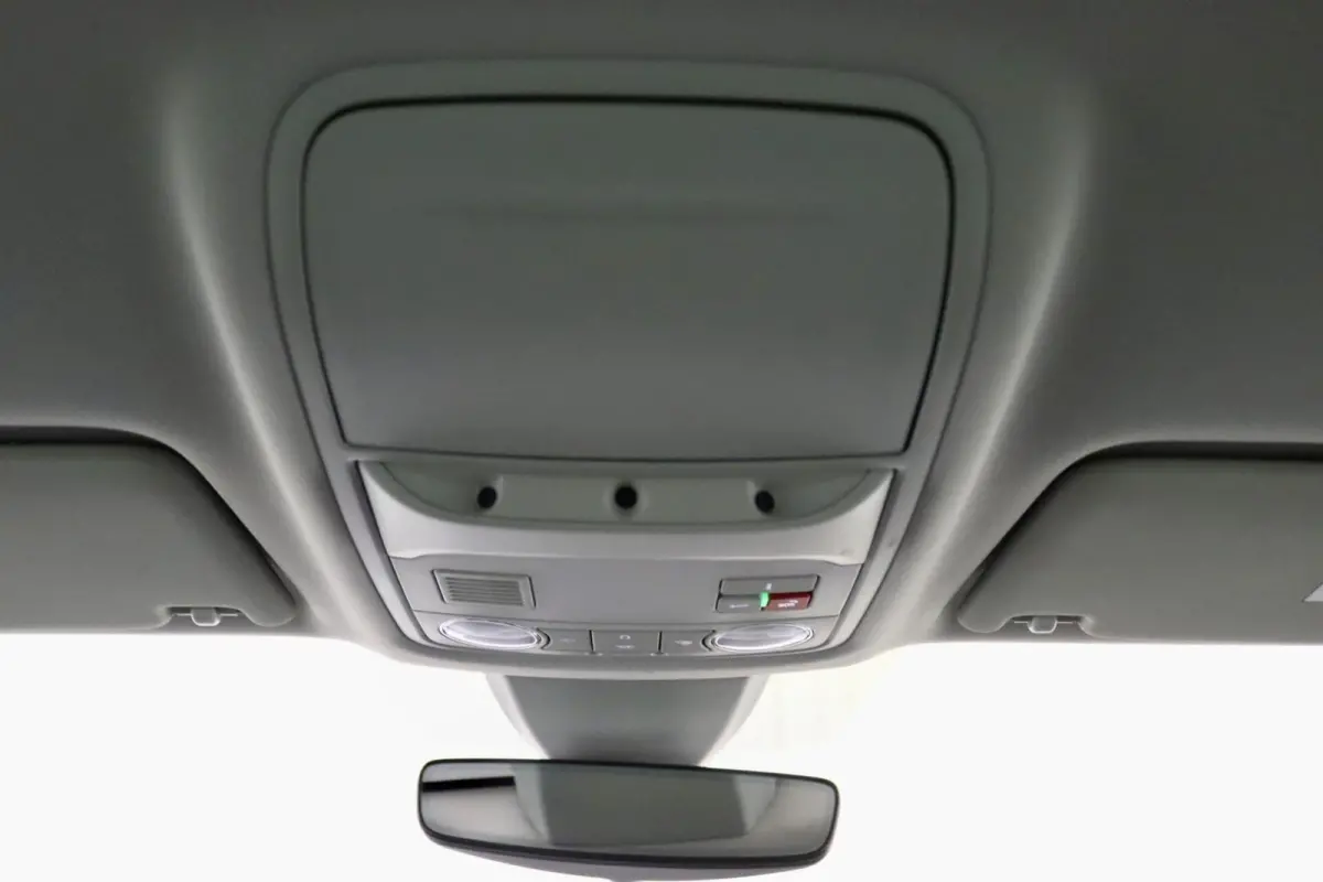 1.0 TSI Business Edition Plus zwart