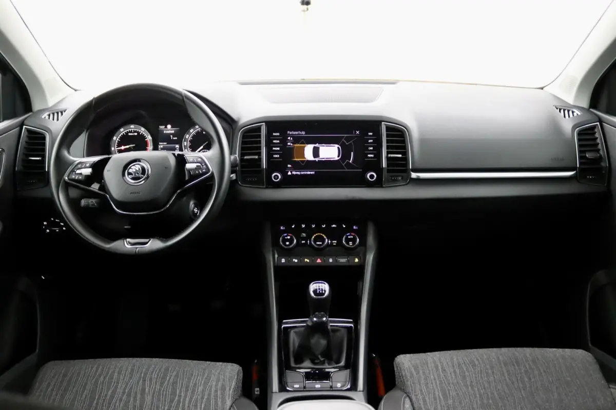 1.0 TSI Business Edition Plus zwart