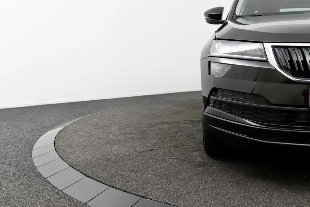 1.0 TSI Business Edition Plus zwart