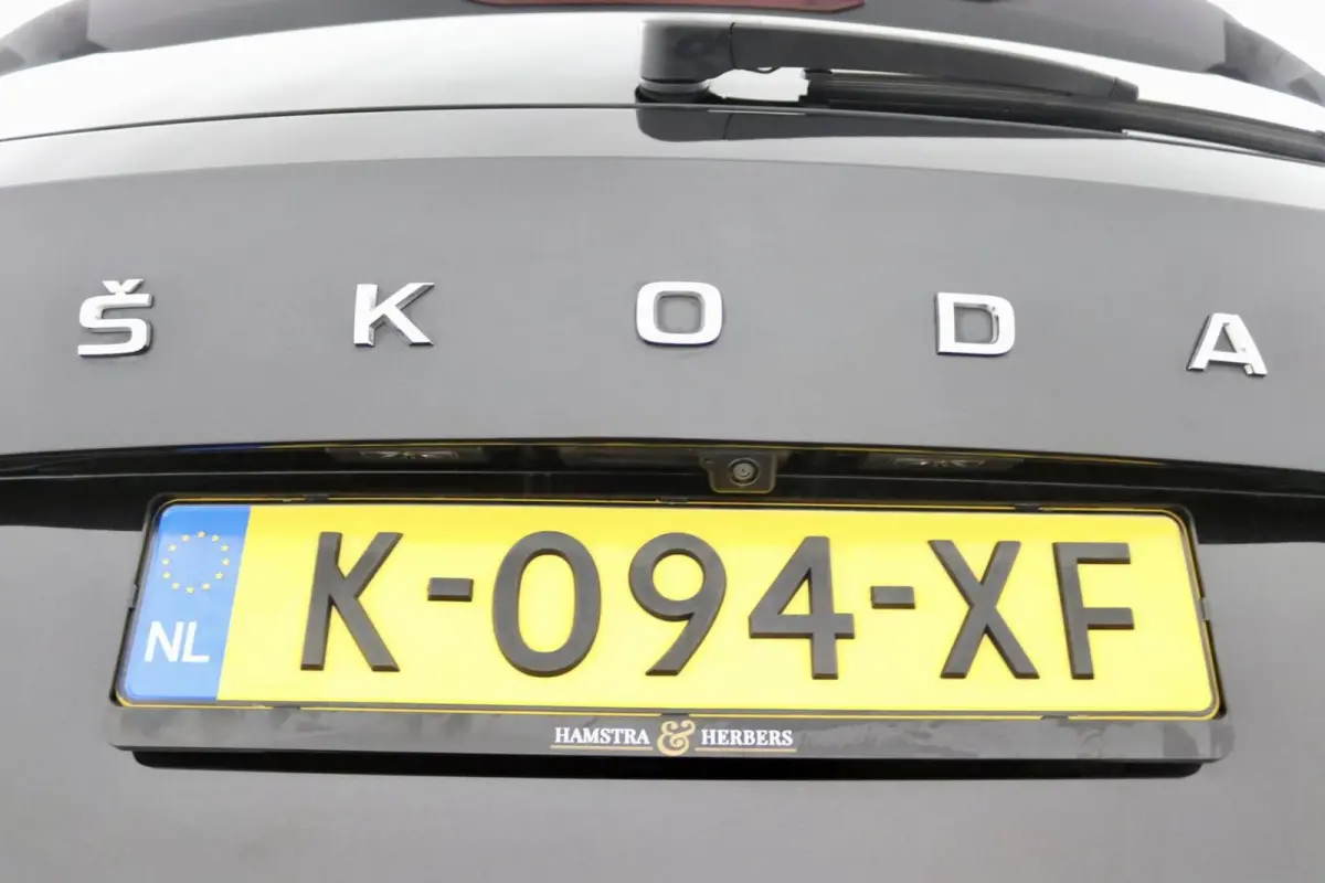 1.0 TSI Business Edition Plus zwart
