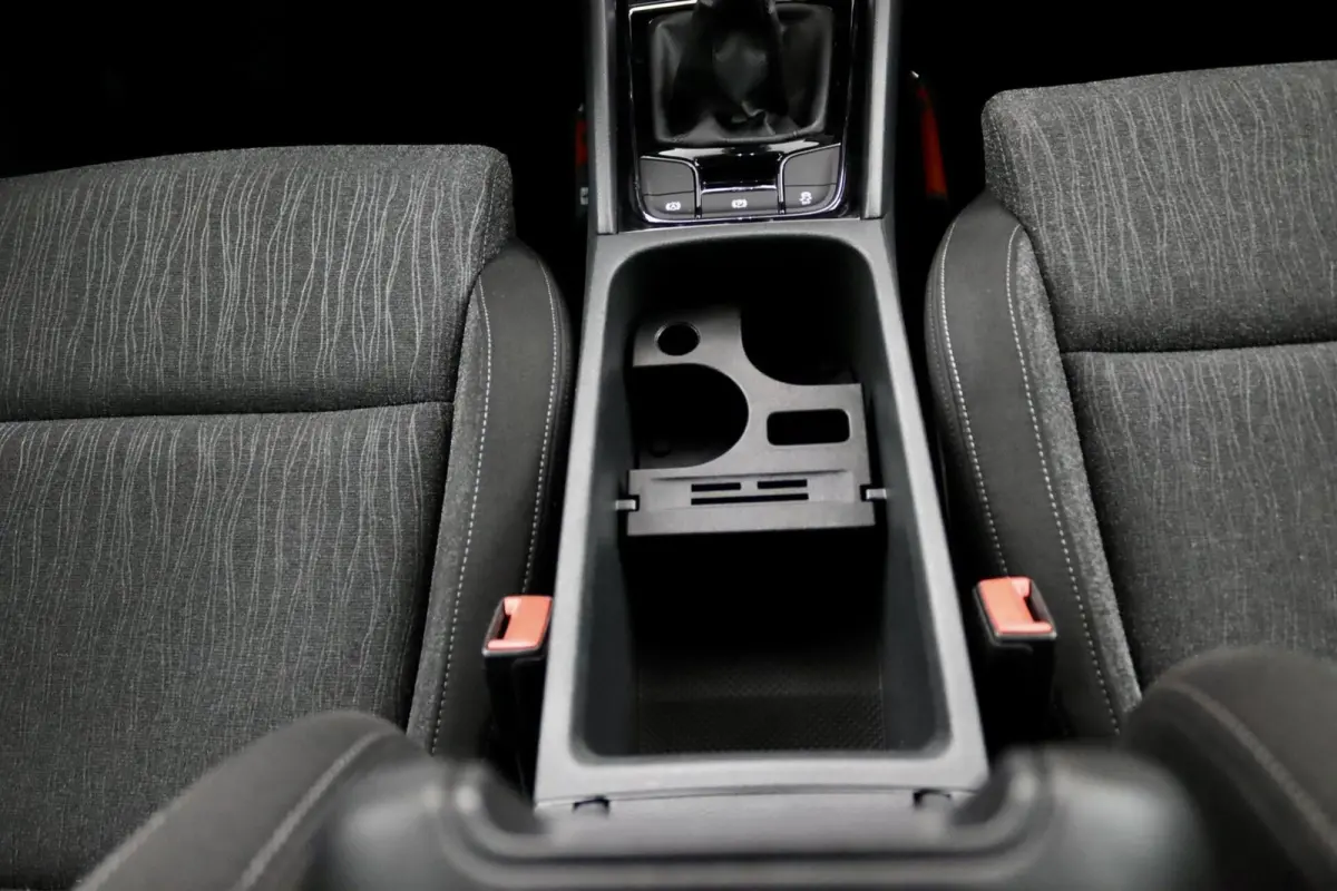 1.0 TSI Business Edition Plus zwart
