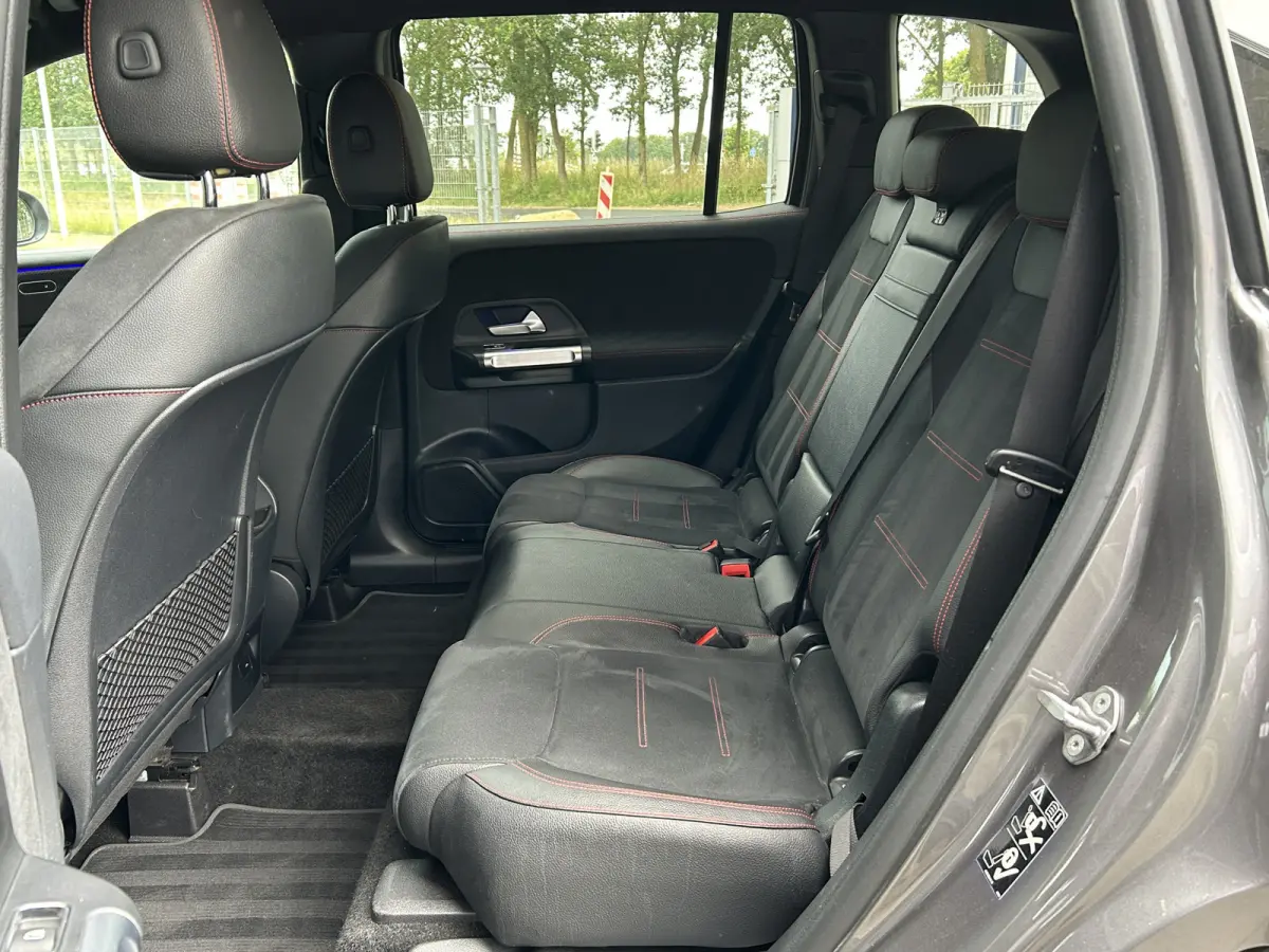 200 AMG // Trekhaak // 360 Camera // Nightpakket // Carplay // Augmented Reality // 19" AMG Velgen