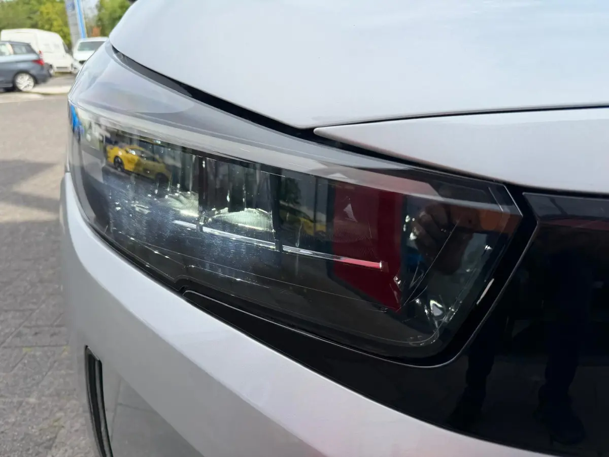 1.2 Turbo Hybrid | LED | Camera | Parksens | Carplay | Dode hoek sensor | Two Tone |