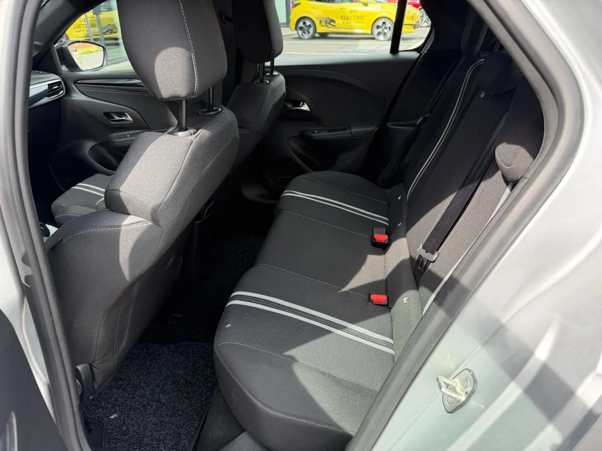 1.2 Turbo Hybrid | LED | Camera | Parksens | Carplay | Dode hoek sensor | Two Tone |