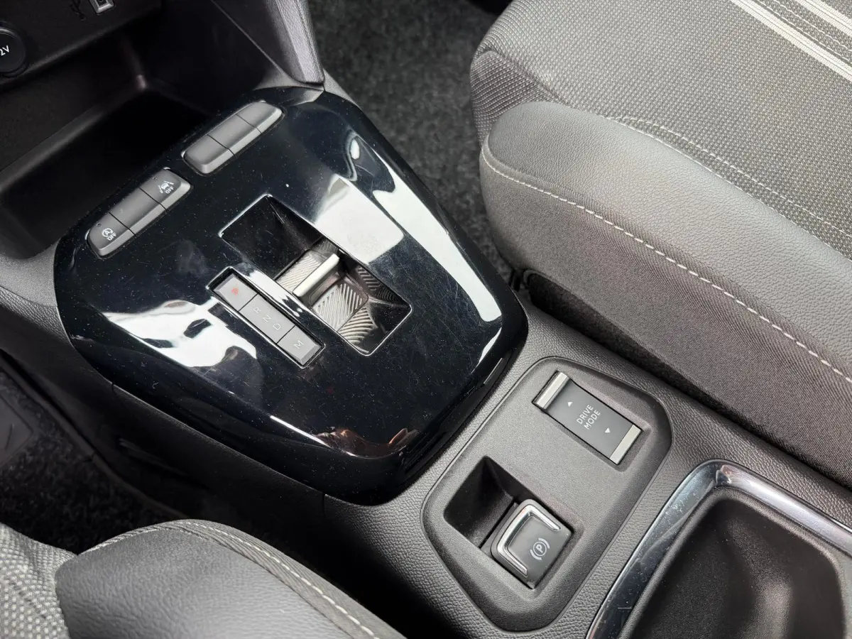 1.2 Turbo Hybrid | LED | Camera | Parksens | Carplay | Dode hoek sensor | Two Tone |