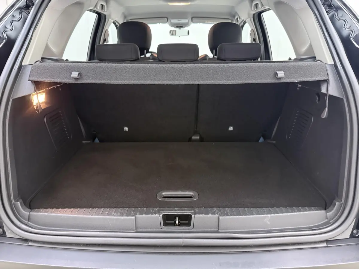 0.9 TCe Authentique | Airco | Cruise Control | Bluetooth Telefonie | Multifunctioneel Stuurwiel | Lichtmetalen Velgen |