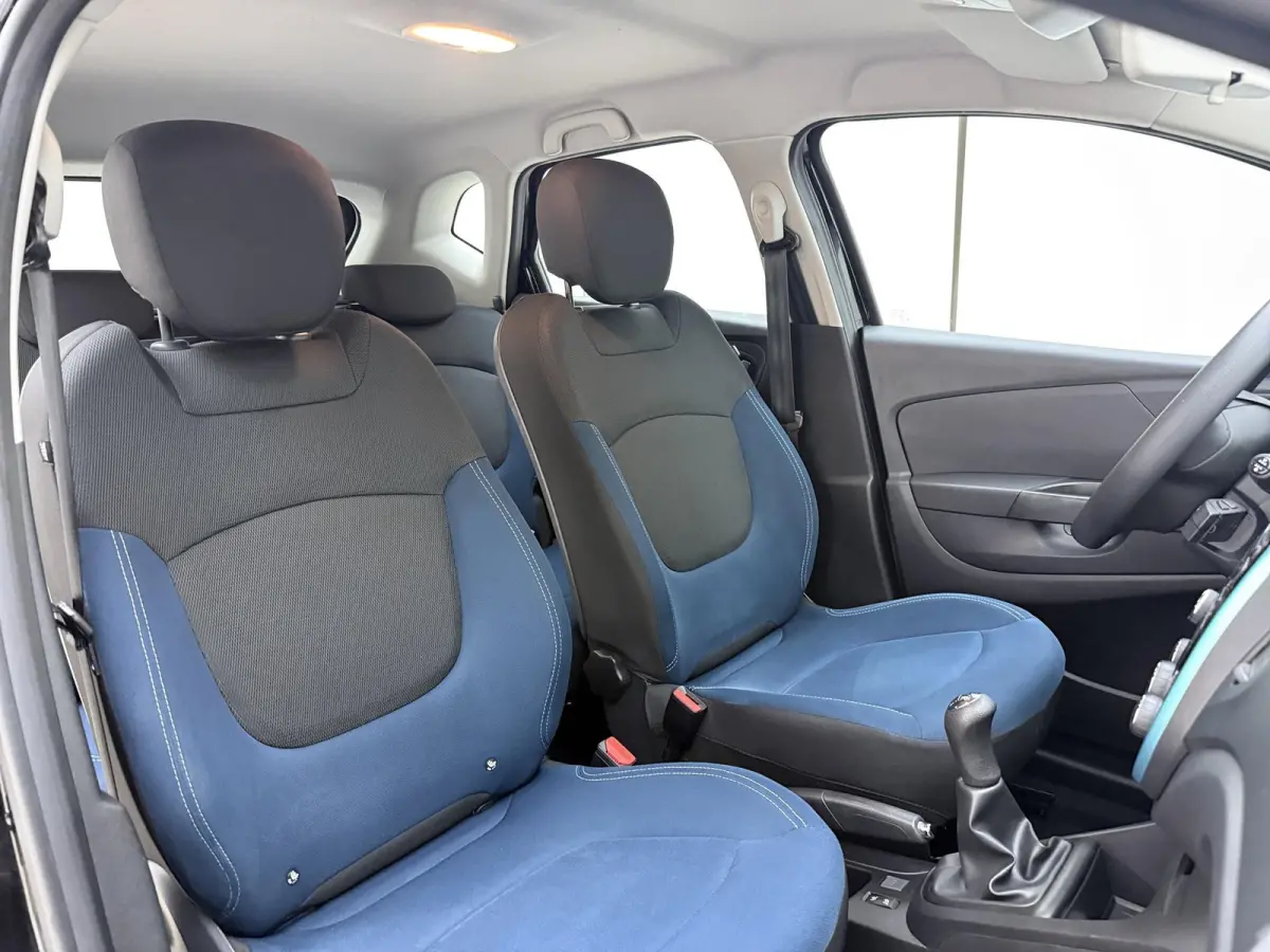 0.9 TCe Authentique | Airco | Cruise Control | Bluetooth Telefonie | Multifunctioneel Stuurwiel | Lichtmetalen Velgen |