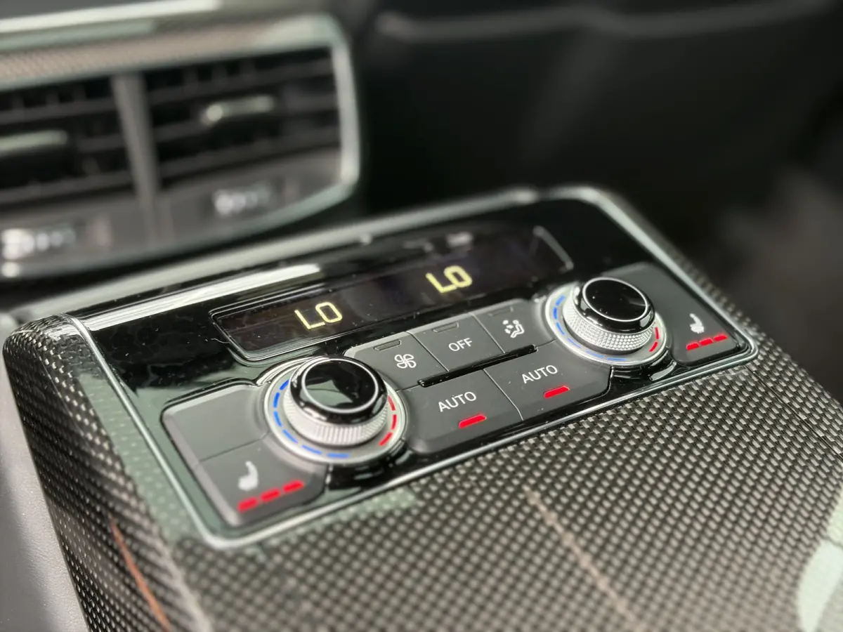 4.0 TFSI S8 quattro 520pk | Bang & Olufsen Sound | Cruise control adaptief met stop&go | Dab | Elektrisch glazen schuif-/kanteldak | Matrix led koplampen | Rondomzicht camera | Voorstoelen m