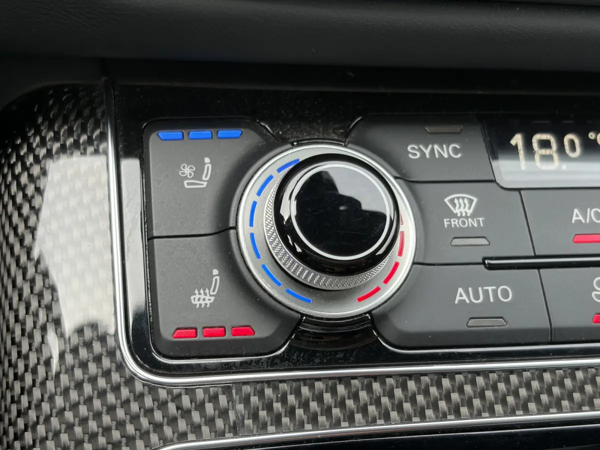 4.0 TFSI S8 quattro 520pk | Bang & Olufsen Sound | Cruise control adaptief met stop&go | Dab | Elektrisch glazen schuif-/kanteldak | Matrix led koplampen | Rondomzicht camera | Voorstoelen m