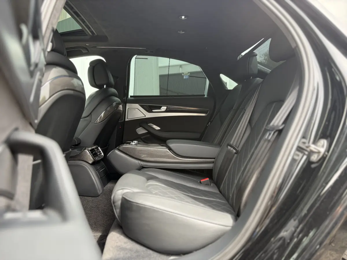 4.0 TFSI S8 quattro 520pk | Bang & Olufsen Sound | Cruise control adaptief met stop&go | Dab | Elektrisch glazen schuif-/kanteldak | Matrix led koplampen | Rondomzicht camera | Voorstoelen m