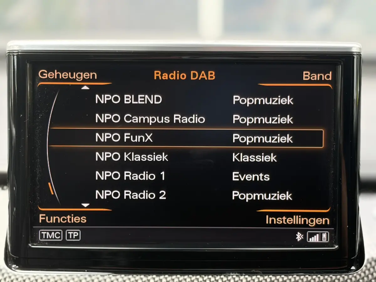 4.0 TFSI S8 quattro 520pk | Bang & Olufsen Sound | Cruise control adaptief met stop&go | Dab | Elektrisch glazen schuif-/kanteldak | Matrix led koplampen | Rondomzicht camera | Voorstoelen m
