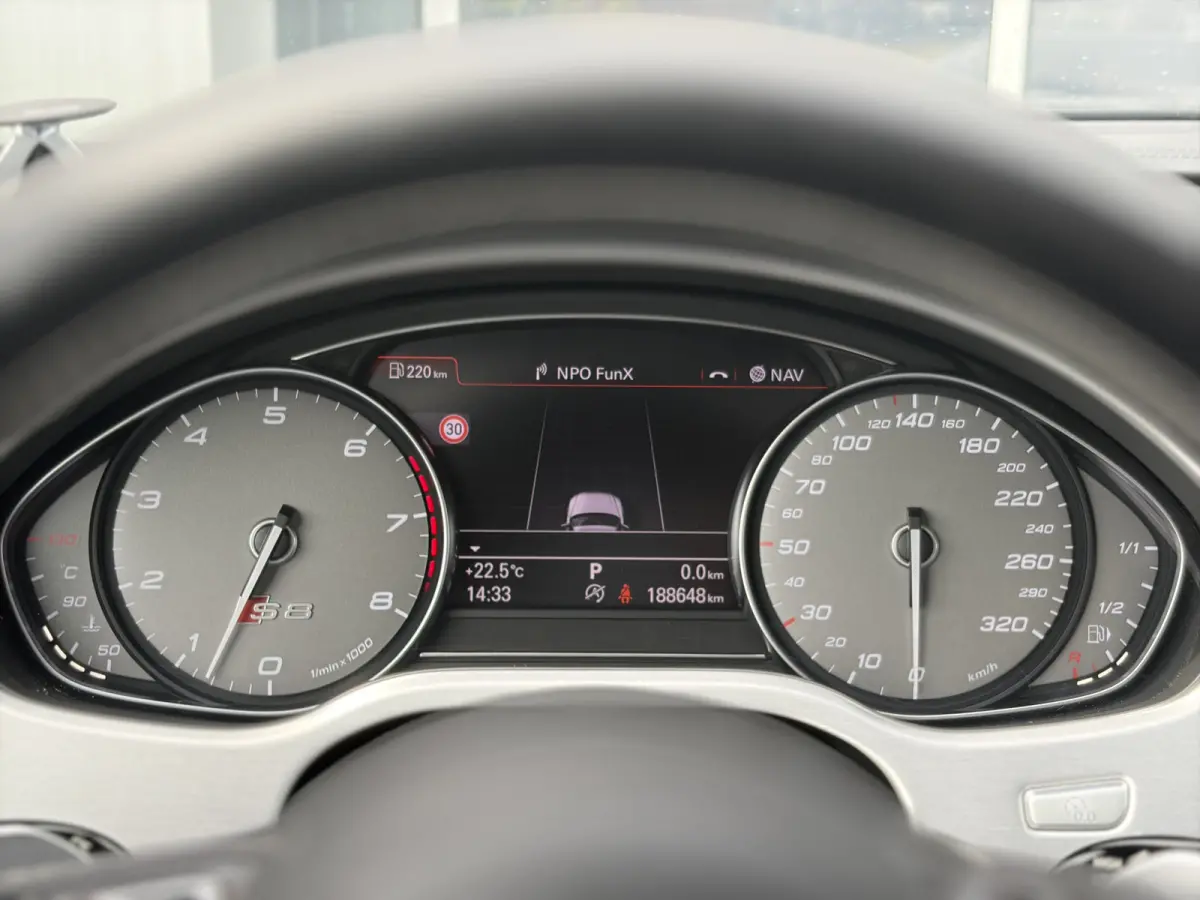 4.0 TFSI S8 quattro 520pk | Bang & Olufsen Sound | Cruise control adaptief met stop&go | Dab | Elektrisch glazen schuif-/kanteldak | Matrix led koplampen | Rondomzicht camera | Voorstoelen m