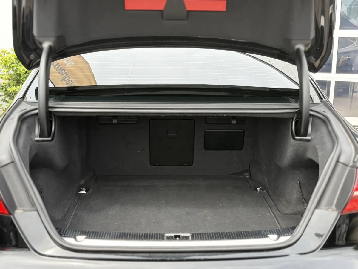 4.0 TFSI S8 quattro 520pk | Bang & Olufsen Sound | Cruise control adaptief met stop&go | Dab | Elektrisch glazen schuif-/kanteldak | Matrix led koplampen | Rondomzicht camera | Voorstoelen m