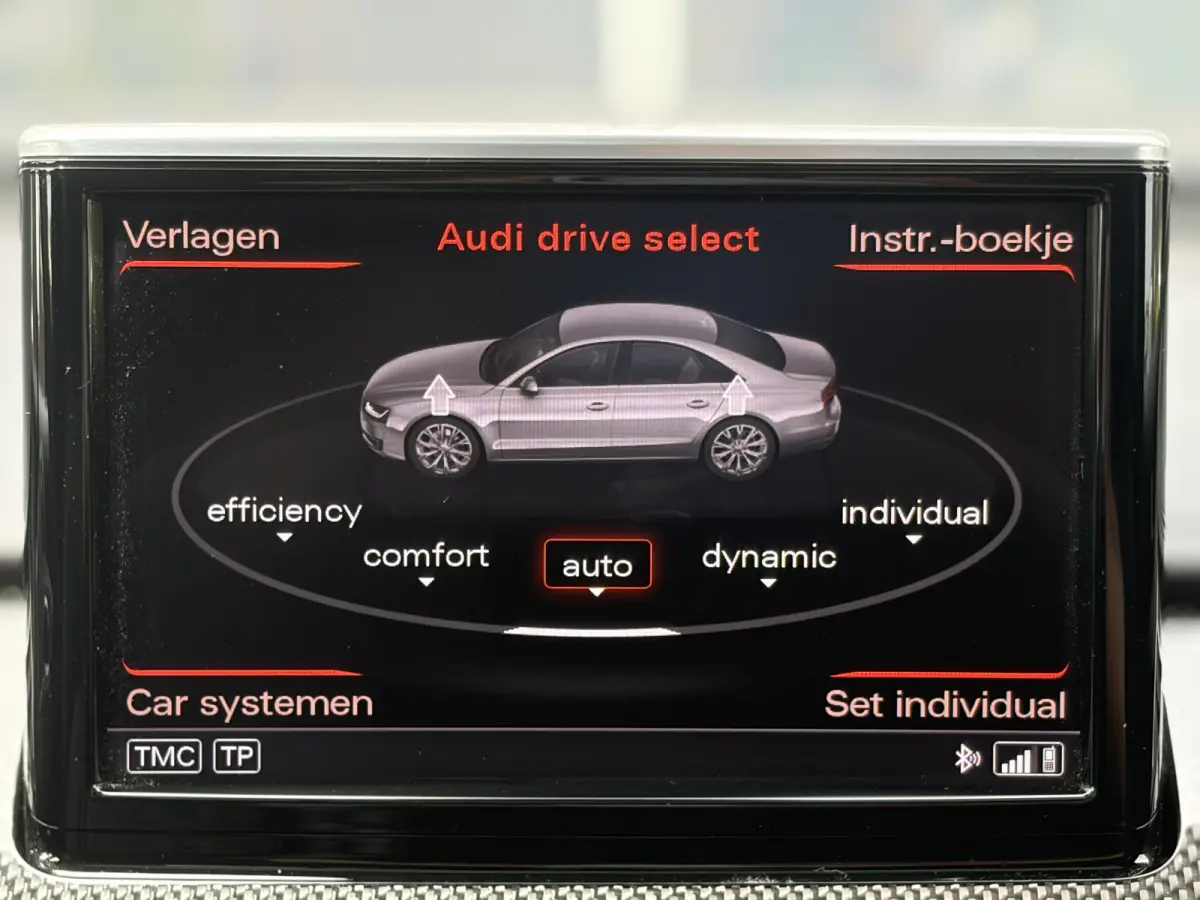 4.0 TFSI S8 quattro 520pk | Bang & Olufsen Sound | Cruise control adaptief met stop&go | Dab | Elektrisch glazen schuif-/kanteldak | Matrix led koplampen | Rondomzicht camera | Voorstoelen m