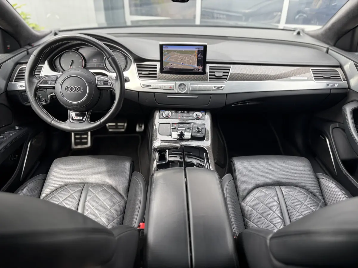 4.0 TFSI S8 quattro 520pk | Bang & Olufsen Sound | Cruise control adaptief met stop&go | Dab | Elektrisch glazen schuif-/kanteldak | Matrix led koplampen | Rondomzicht camera | Voorstoelen m